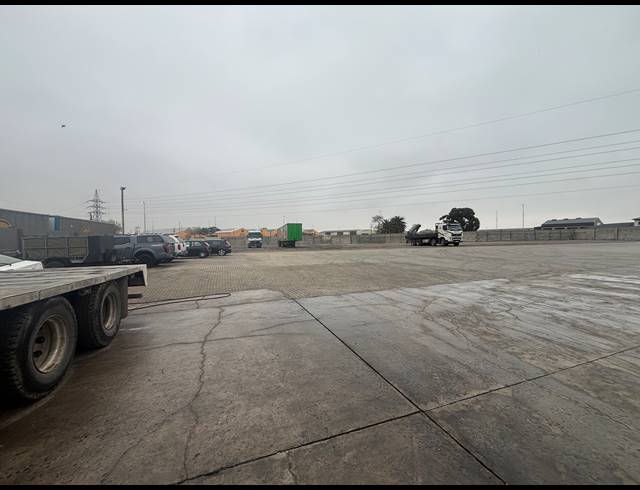 4,100M² INDUSTRIAL YARD TO LET IN BLACKHEATH INDUSTRIAL